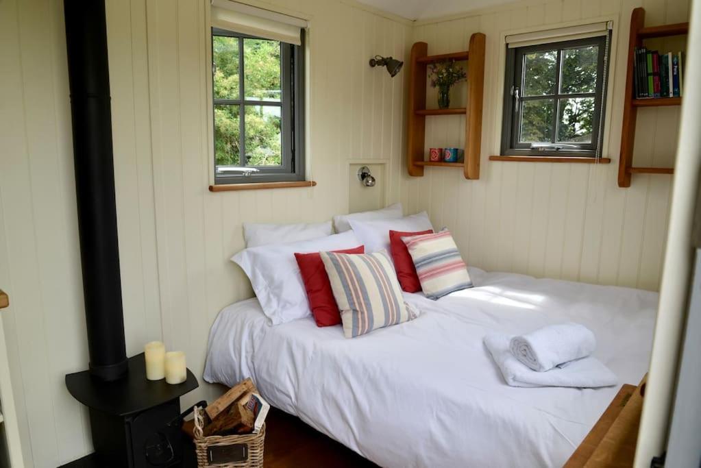 The Shepherd'S Hut @ Chichester Cottage Esterno foto