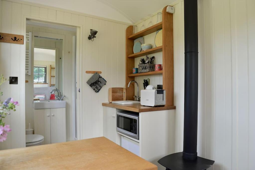 The Shepherd'S Hut @ Chichester Cottage Esterno foto